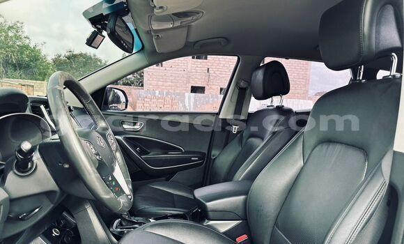 Buy Import Hyundai Santa Fe White Car in Dakar in Dakar Buy Import Hyundai Santa Fe White Car in Dakar in Dakar