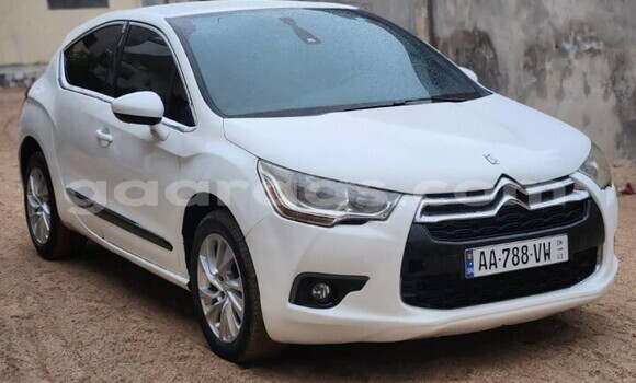 Dieundeu Occasion Citroen DS4 White Auto in Dakar in Dakar Dieundeu Occasion Citroen DS4 White Auto in Dakar in Dakar