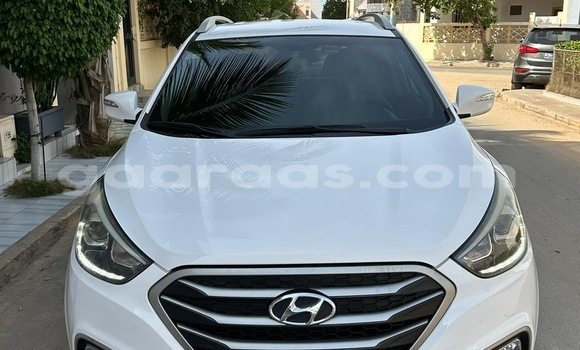 Buy Used Hyundai Tucson White Car in Dakar in Dakar Buy Used Hyundai Tucson White Car in Dakar in Dakar