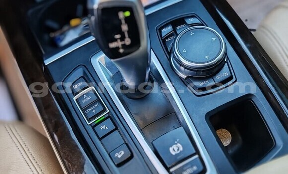 Acheter Occasion Voiture BMW X5 Blanc à Dakar, Dakar Acheter Occasion Voiture BMW X5 Blanc à Dakar, Dakar