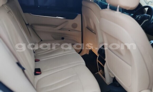 Acheter Occasion Voiture BMW X5 Blanc à Dakar, Dakar Acheter Occasion Voiture BMW X5 Blanc à Dakar, Dakar