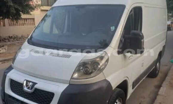 Dieundeu Occasion Peugeot Bipper White Auto in Dakar in Dakar Dieundeu Occasion Peugeot Bipper White Auto in Dakar in Dakar