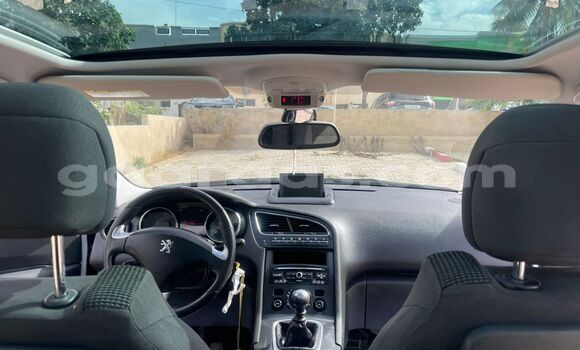 Buy Import Peugeot 5008 Silver Car in Dakar in Dakar Buy Import Peugeot 5008 Silver Car in Dakar in Dakar