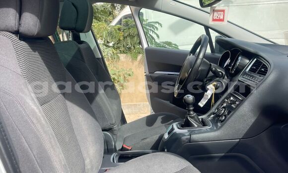 Buy Import Peugeot 5008 Silver Car in Dakar in Dakar Buy Import Peugeot 5008 Silver Car in Dakar in Dakar