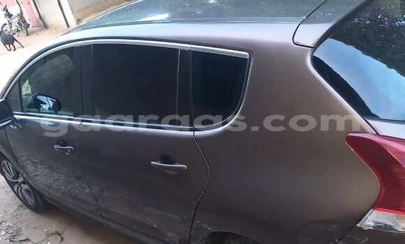 Buy Used Peugeot 3008 Brown Car in Dakar in Dakar