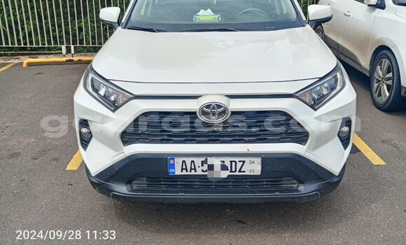 Acheter Import Voiture Toyota RAV4 Blanc à Dakar, Dakar