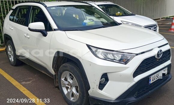 Acheter Import Voiture Toyota RAV4 Blanc à Dakar, Dakar Acheter Import Voiture Toyota RAV4 Blanc à Dakar, Dakar
