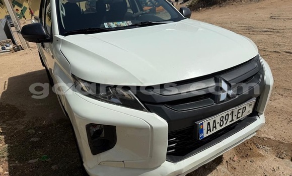 Acheter Occasion Voiture Mitsubishi L200 Blanc à Dakar, Dakar Acheter Occasion Voiture Mitsubishi L200 Blanc à Dakar, Dakar