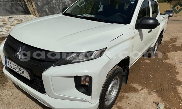 Acheter Occasion Voiture Mitsubishi L200 Blanc à Dakar, Dakar Acheter Occasion Voiture Mitsubishi L200 Blanc à Dakar, Dakar