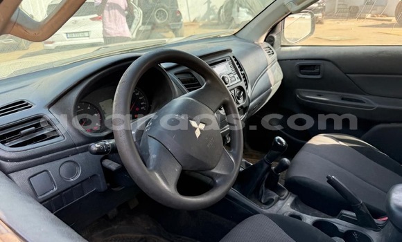 Acheter Occasion Voiture Mitsubishi L200 Blanc à Dakar, Dakar Acheter Occasion Voiture Mitsubishi L200 Blanc à Dakar, Dakar