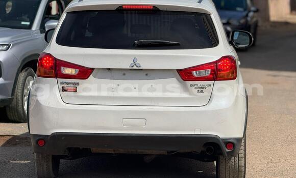 Buy Import Mitsubishi RVR White Car in Dakar in Dakar Buy Import Mitsubishi RVR White Car in Dakar in Dakar
