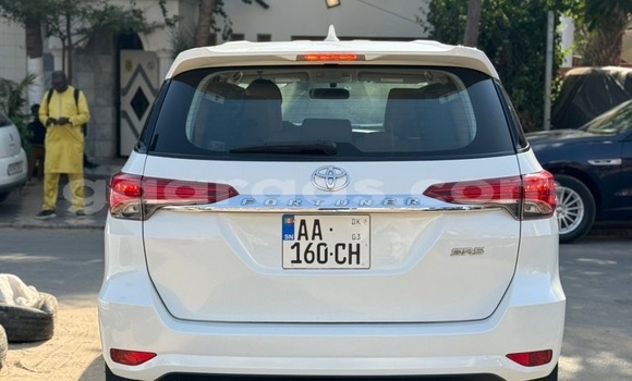 Dieundeu Occasion Toyota Fortuner White Auto in Dakar in Dakar Dieundeu Occasion Toyota Fortuner White Auto in Dakar in Dakar
