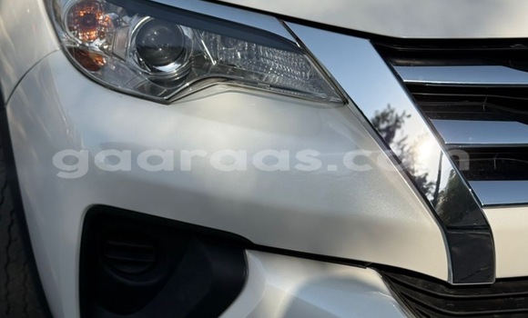 Dieundeu Occasion Toyota Fortuner White Auto in Dakar in Dakar Dieundeu Occasion Toyota Fortuner White Auto in Dakar in Dakar