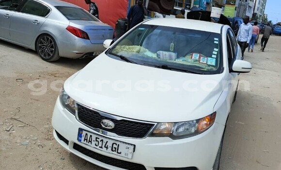 Buy Used Kia Forte White Car in Dakar in Dakar Buy Used Kia Forte White Car in Dakar in Dakar