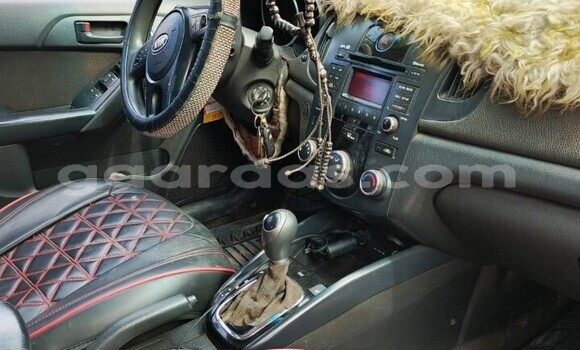 Buy Used Kia Forte White Car in Dakar in Dakar Buy Used Kia Forte White Car in Dakar in Dakar