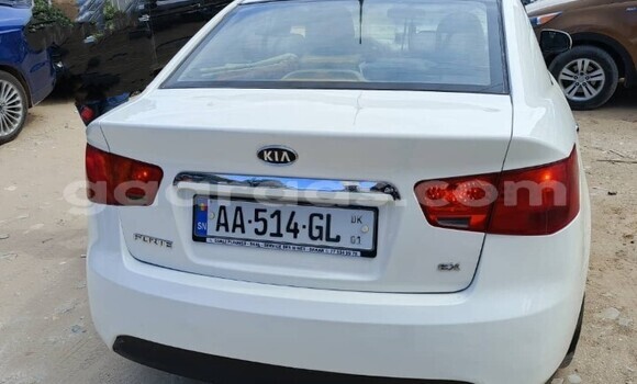 Buy Used Kia Forte White Car in Dakar in Dakar Buy Used Kia Forte White Car in Dakar in Dakar