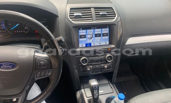 Acheter Occasion Voiture Ford Explorer Blanc à Dakar, Dakar Acheter Occasion Voiture Ford Explorer Blanc à Dakar, Dakar