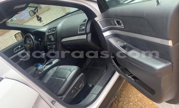 Acheter Occasion Voiture Ford Explorer Blanc à Dakar, Dakar Acheter Occasion Voiture Ford Explorer Blanc à Dakar, Dakar