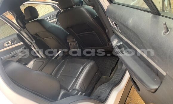 Acheter Occasion Voiture Ford Explorer Blanc à Dakar, Dakar Acheter Occasion Voiture Ford Explorer Blanc à Dakar, Dakar