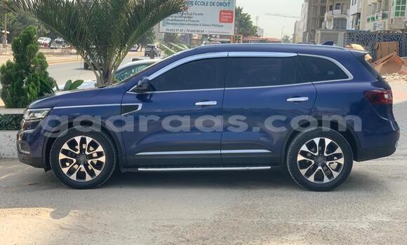 Dieundeu Imported Renault 6 Blue Auto in Dakar in Dakar