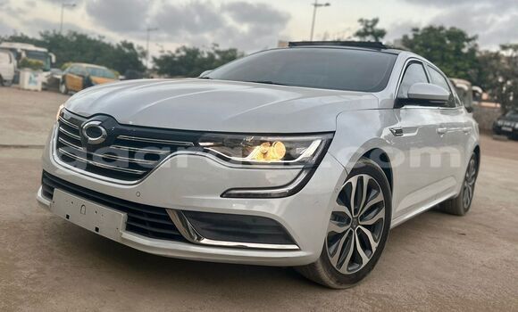 Buy Used Renault Talisman Silver Car in Dakar in Dakar Buy Used Renault Talisman Silver Car in Dakar in Dakar