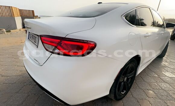 Acheter Occasion Voiture Chrysler 200 Blanc à Dakar, Dakar Acheter Occasion Voiture Chrysler 200 Blanc à Dakar, Dakar