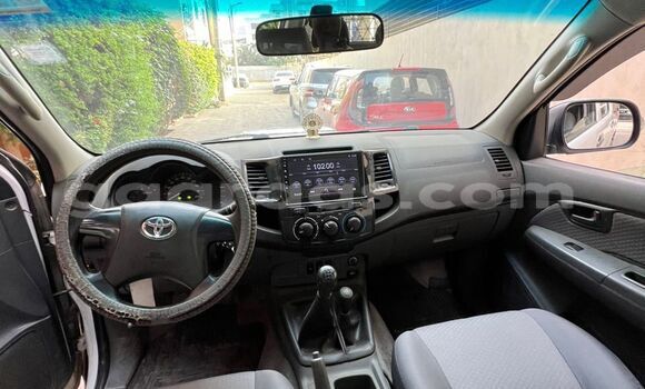 Dieundeu Occasion Toyota Hilux White Auto in Dakar in Dakar Dieundeu Occasion Toyota Hilux White Auto in Dakar in Dakar