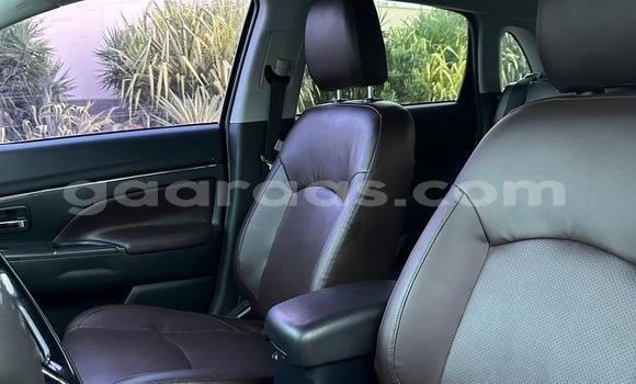 Dieundeu Occasion Mitsubishi Outlander Black Auto in Dakar in Dakar Dieundeu Occasion Mitsubishi Outlander Black Auto in Dakar in Dakar