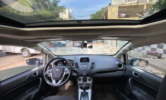 Dieundeu Occasion Ford Fiesta Beige Auto in Dakar in Dakar Dieundeu Occasion Ford Fiesta Beige Auto in Dakar in Dakar