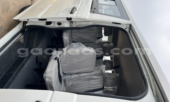 Buy New Toyota Hiace White Car in Louga in Louga Buy New Toyota Hiace White Car in Louga in Louga