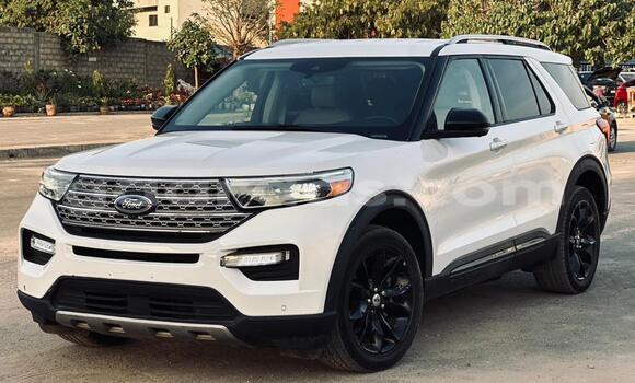 Buy Import Ford Explorer White Car in Dakar in Dakar Buy Import Ford Explorer White Car in Dakar in Dakar