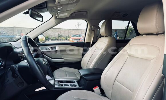 Buy Import Ford Explorer White Car in Dakar in Dakar Buy Import Ford Explorer White Car in Dakar in Dakar