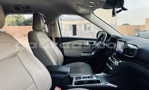 Buy Import Ford Explorer White Car in Dakar in Dakar Buy Import Ford Explorer White Car in Dakar in Dakar