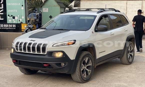 Buy New Jeep Cherokee White Car in Dakar in Dakar