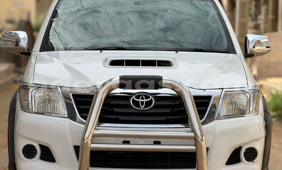 Buy Import Toyota Hilux White Car in Dakar in Dakar
