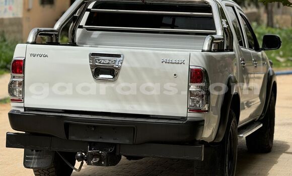 Dieundeu Imported Toyota Hilux White Auto in Dakar in Dakar Dieundeu Imported Toyota Hilux White Auto in Dakar in Dakar