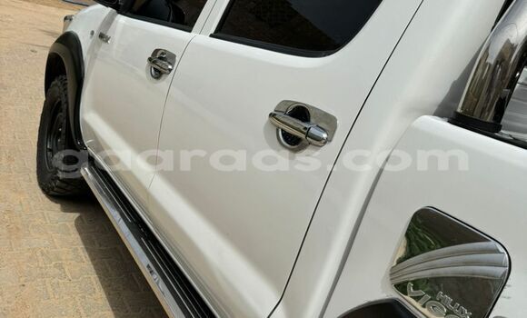 Dieundeu Imported Toyota Hilux White Auto in Dakar in Dakar Dieundeu Imported Toyota Hilux White Auto in Dakar in Dakar