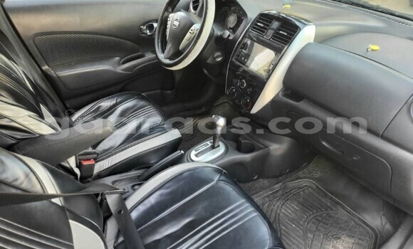 Dieundeu Occasion Nissan Versa Silver Auto in Dakar in Dakar Dieundeu Occasion Nissan Versa Silver Auto in Dakar in Dakar