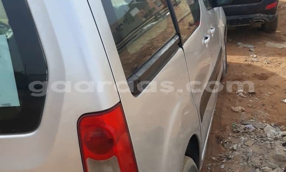 Acheter Occasion Voiture Citroen Berlingo Gris à Dakar, Dakar Acheter Occasion Voiture Citroen Berlingo Gris à Dakar, Dakar