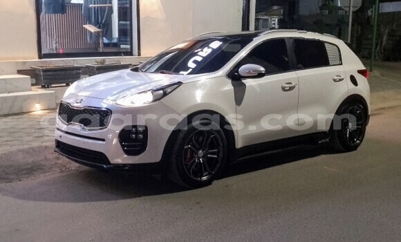 Acheter Occasion Voiture Kia Sportage Blanc à Dakar, Dakar Acheter Occasion Voiture Kia Sportage Blanc à Dakar, Dakar