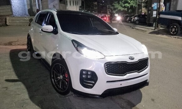 Acheter Occasion Voiture Kia Sportage Blanc à Dakar, Dakar Acheter Occasion Voiture Kia Sportage Blanc à Dakar, Dakar