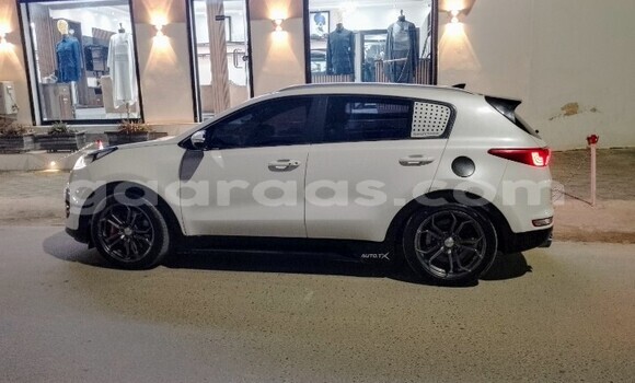 Acheter Occasion Voiture Kia Sportage Blanc à Dakar, Dakar Acheter Occasion Voiture Kia Sportage Blanc à Dakar, Dakar