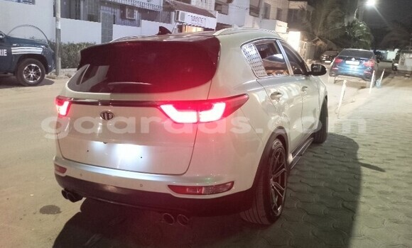 Acheter Occasion Voiture Kia Sportage Blanc à Dakar, Dakar Acheter Occasion Voiture Kia Sportage Blanc à Dakar, Dakar