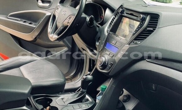 Dieundeu Occasion Hyundai Santa Fe Silver Auto in Dakar in Dakar Dieundeu Occasion Hyundai Santa Fe Silver Auto in Dakar in Dakar