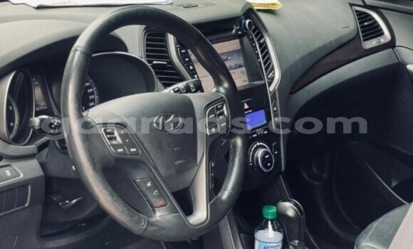 Dieundeu Occasion Hyundai Santa Fe Silver Auto in Dakar in Dakar Dieundeu Occasion Hyundai Santa Fe Silver Auto in Dakar in Dakar