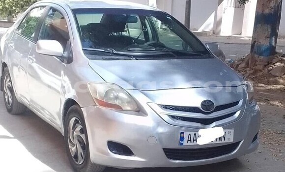 Buy Used Toyota Yaris Silver Car in Dakar in Dakar Buy Used Toyota Yaris Silver Car in Dakar in Dakar