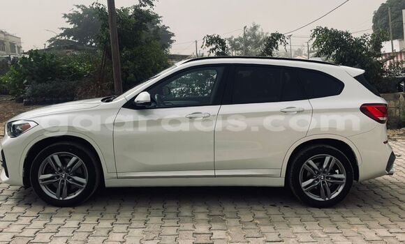 Acheter Import Voiture BMW X1 Blanc à Dakar, Dakar Acheter Import Voiture BMW X1 Blanc à Dakar, Dakar