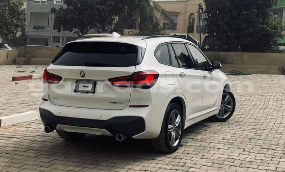 Acheter Import Voiture BMW X1 Blanc à Dakar, Dakar Acheter Import Voiture BMW X1 Blanc à Dakar, Dakar