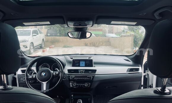 Acheter Import Voiture BMW X1 Blanc à Dakar, Dakar Acheter Import Voiture BMW X1 Blanc à Dakar, Dakar