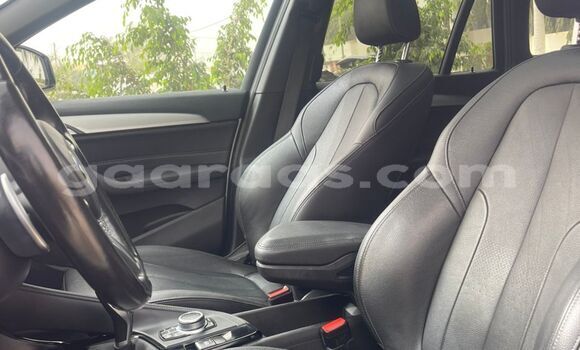 Acheter Import Voiture BMW X1 Blanc à Dakar, Dakar Acheter Import Voiture BMW X1 Blanc à Dakar, Dakar